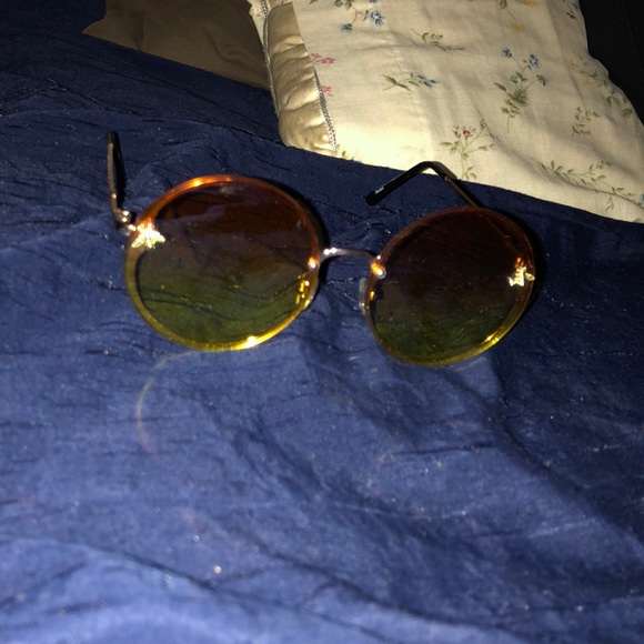 Bee Sunglasses - Picture 1 of 3